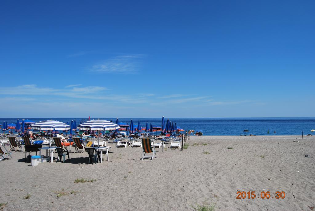 Apartamento Baia Degli Dei Giardini-Naxos Exterior foto