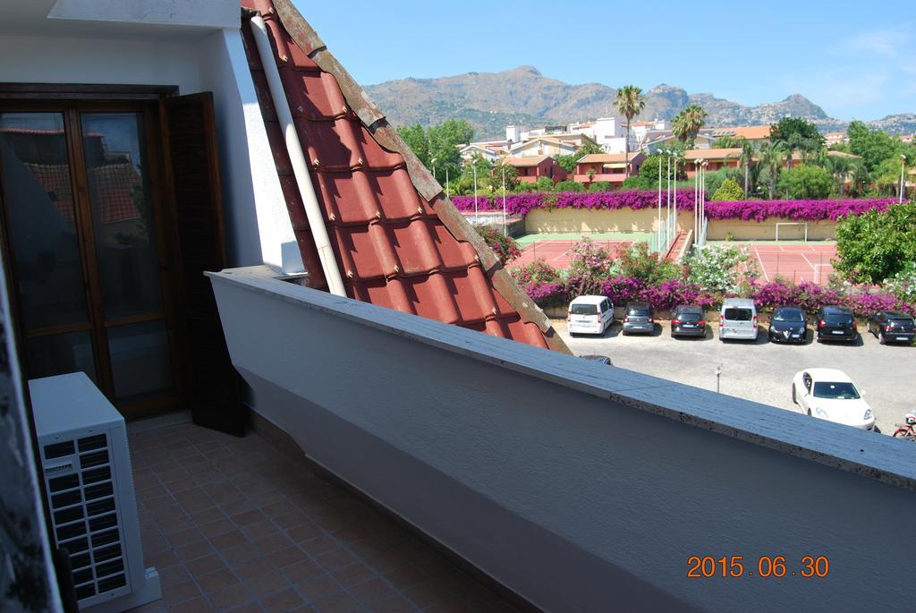 Apartamento Baia Degli Dei Giardini-Naxos Habitación foto