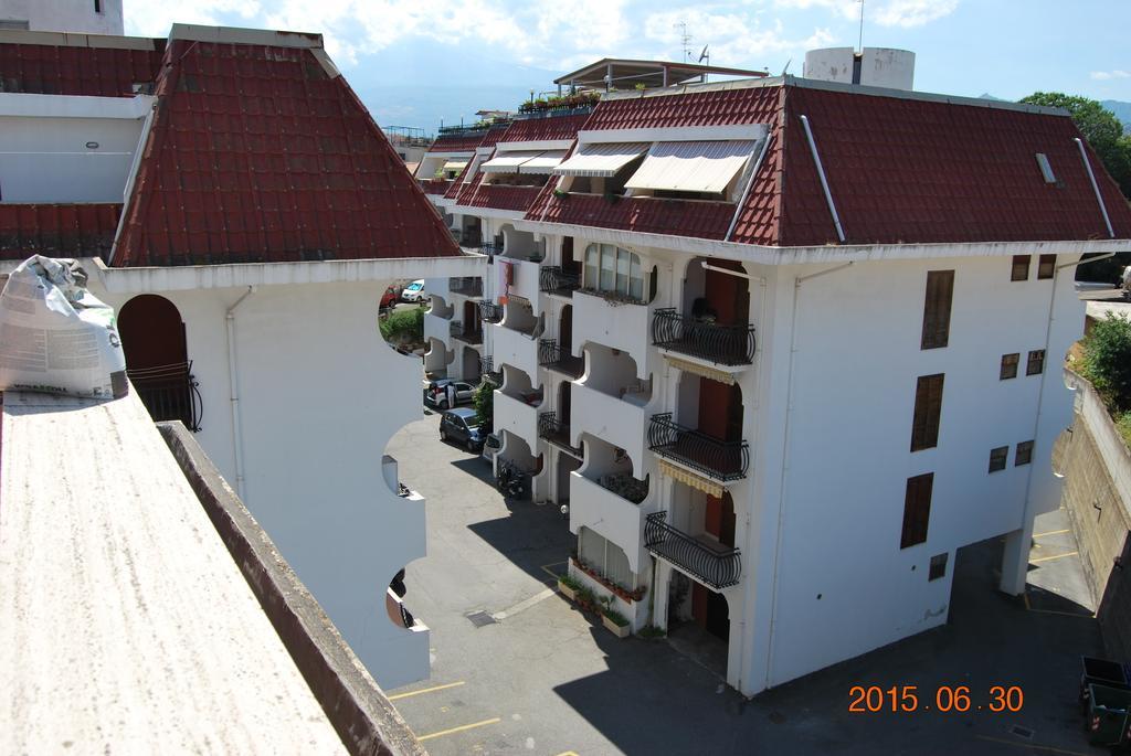 Apartamento Baia Degli Dei Giardini-Naxos Habitación foto